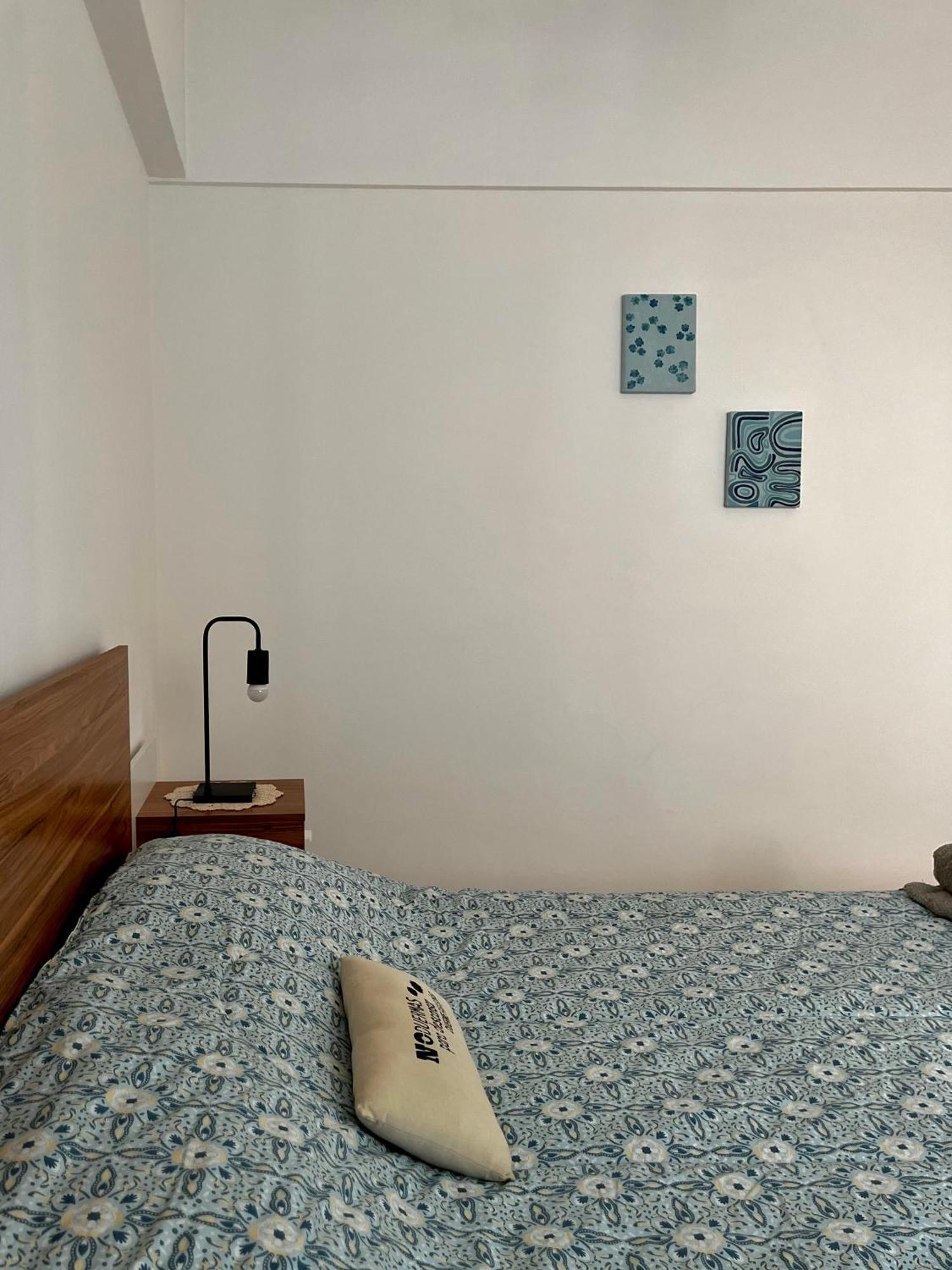 En Apartment *